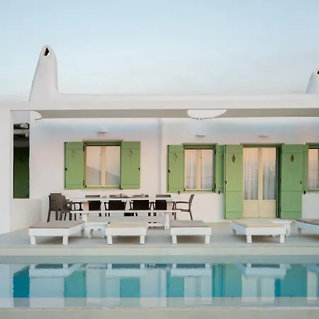 Maria Paros * Molos (Paros)